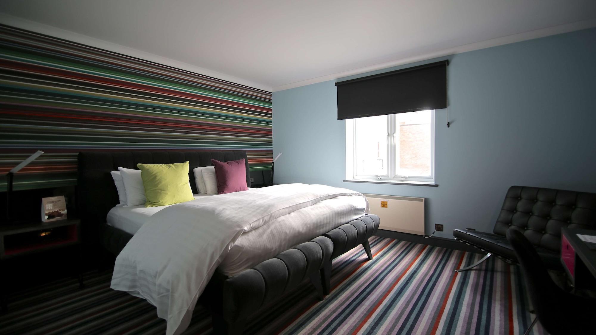 Village Hotel Leeds North Exterior photo