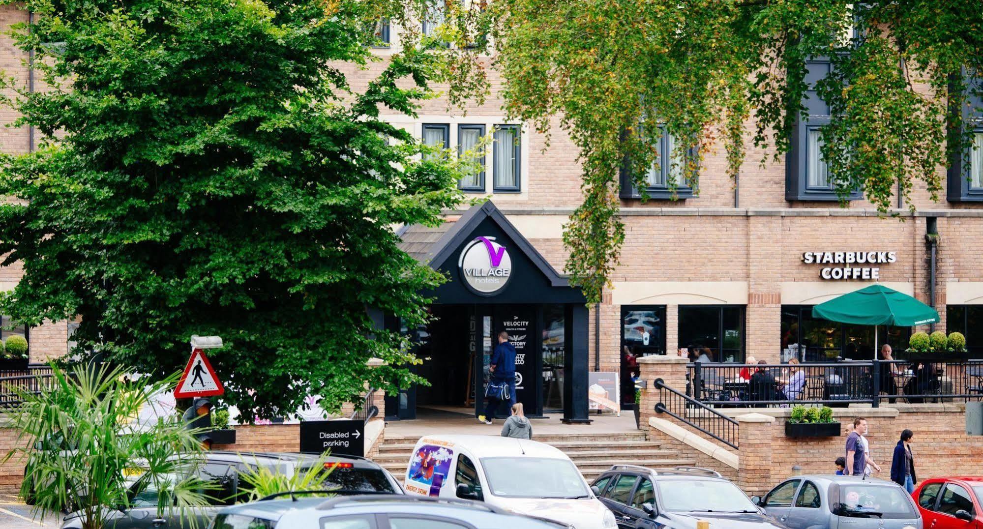 Village Hotel Leeds North Exterior photo